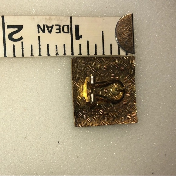 VTG Gold Tone Brass Square Shape Painted Enamel Iris Flower Earrings 1” x 1” - Picture 4 of 4